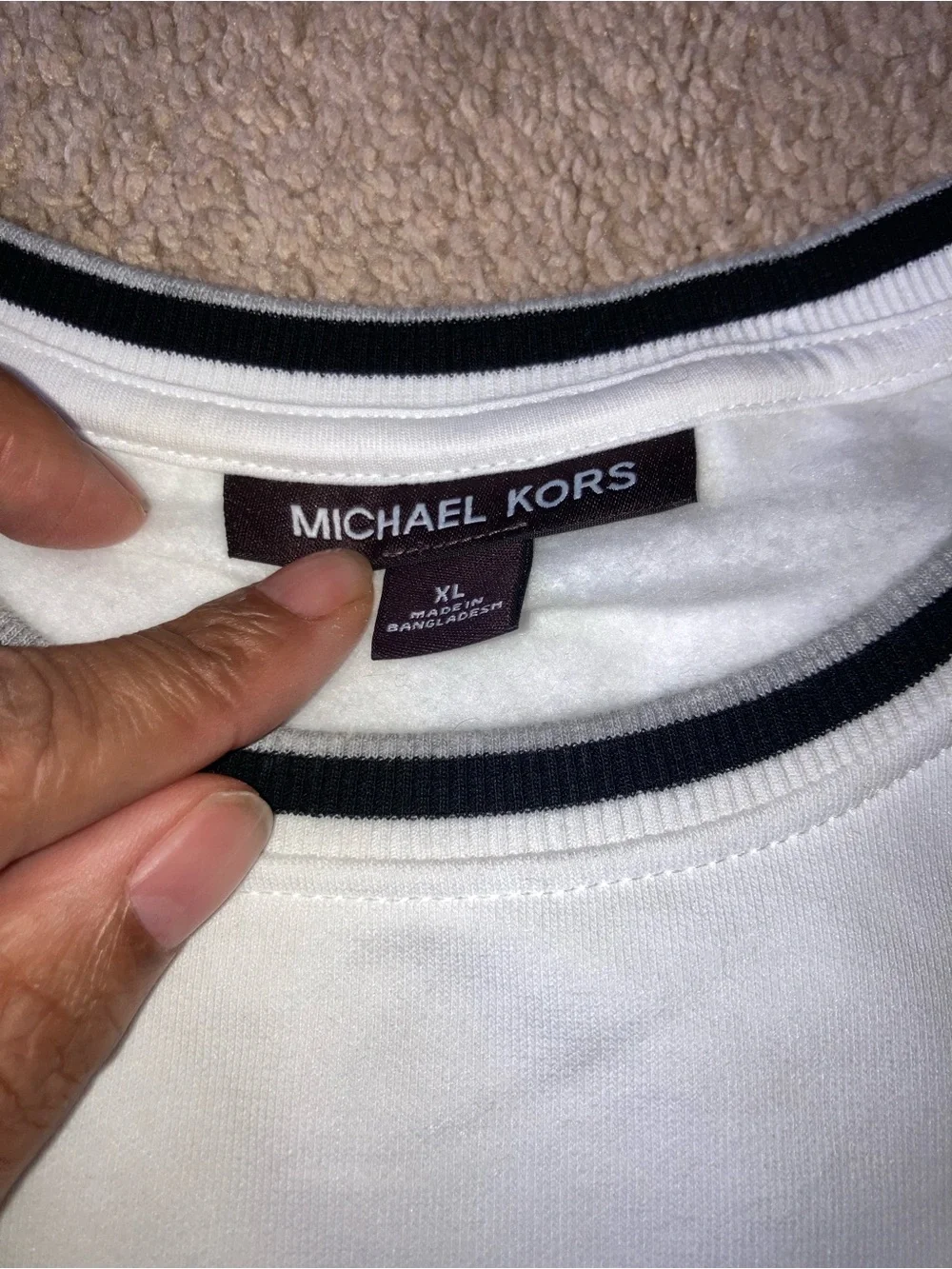 Michael Kors White Crewneck Sweatshirt with Black Logo Trim - Picture 2 of 2